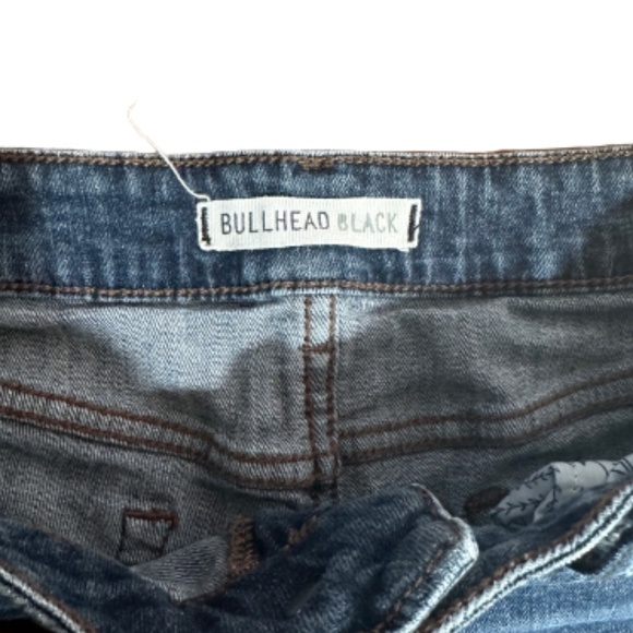 Bullhead Black Dark Wash Denim Low Rise Rolled Shorts - Size 3 - Picture 3 of 3